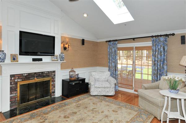 250 Old Farm Road Milton, MA 02186 - Photo 8 of 27 Gallery Image 8