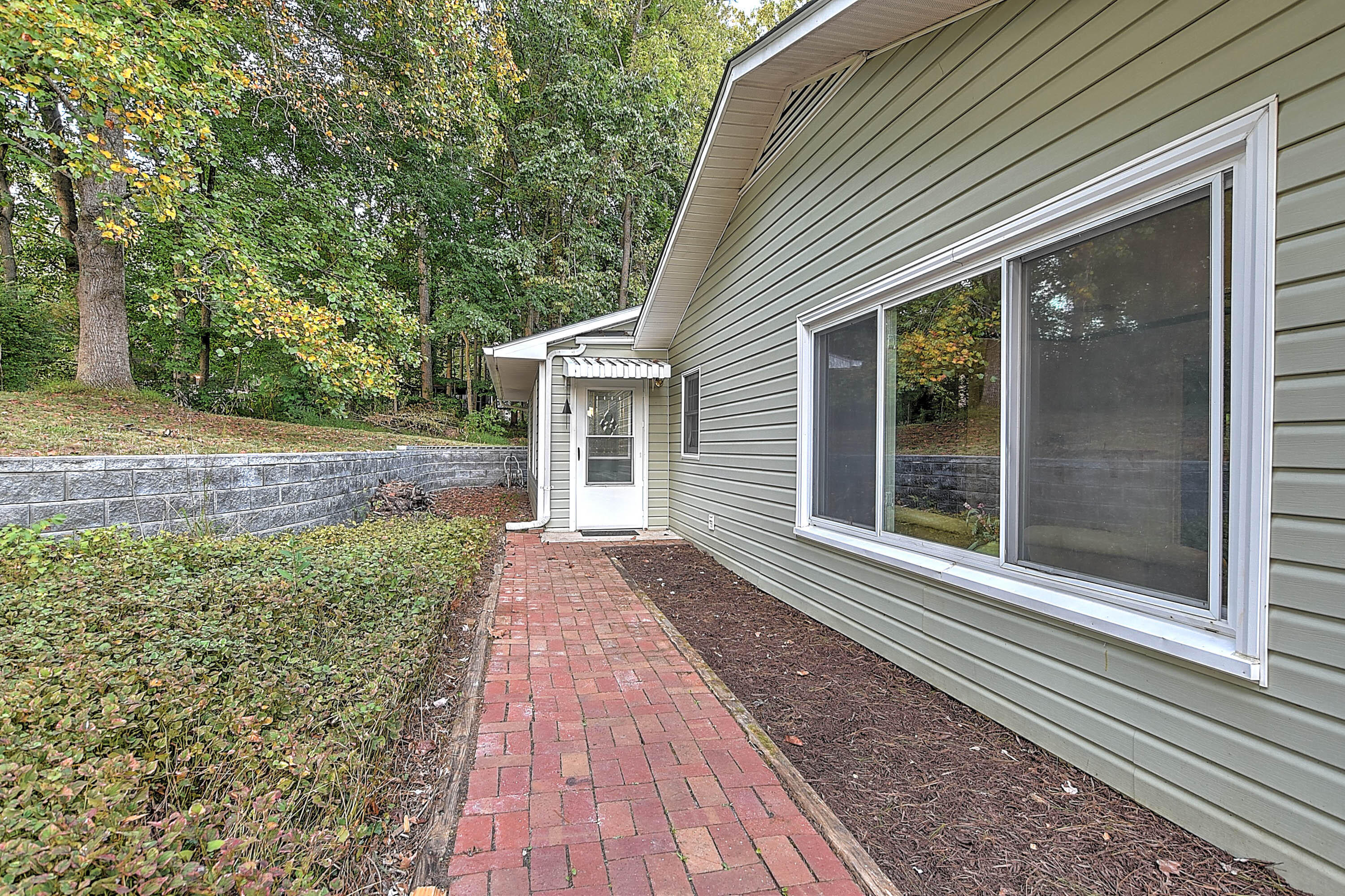 160 Ramey Road Bristol, TN 37620 - Photo 31 of 32 160 Ramey-37