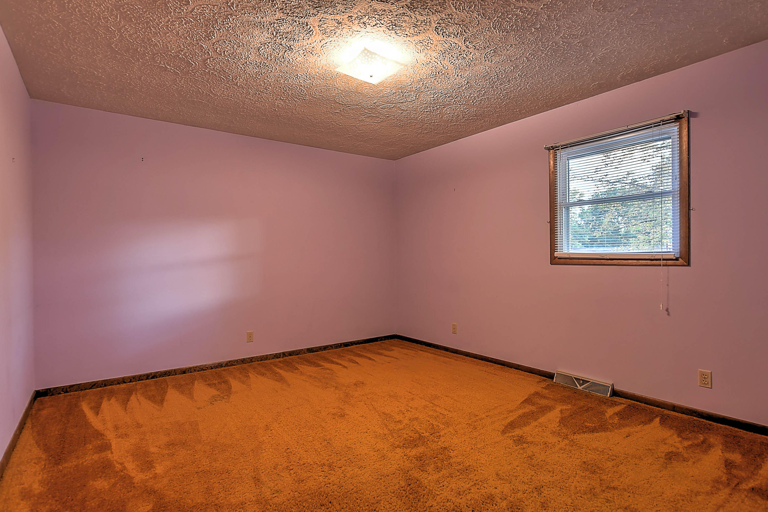 160 Ramey Road Bristol, TN 37620 - Photo 8 of 32 160 Ramey-13