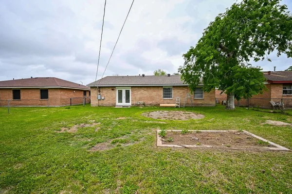 $250,000 | 4827 Knotty Oaks Trail, Houston, TX 77045
