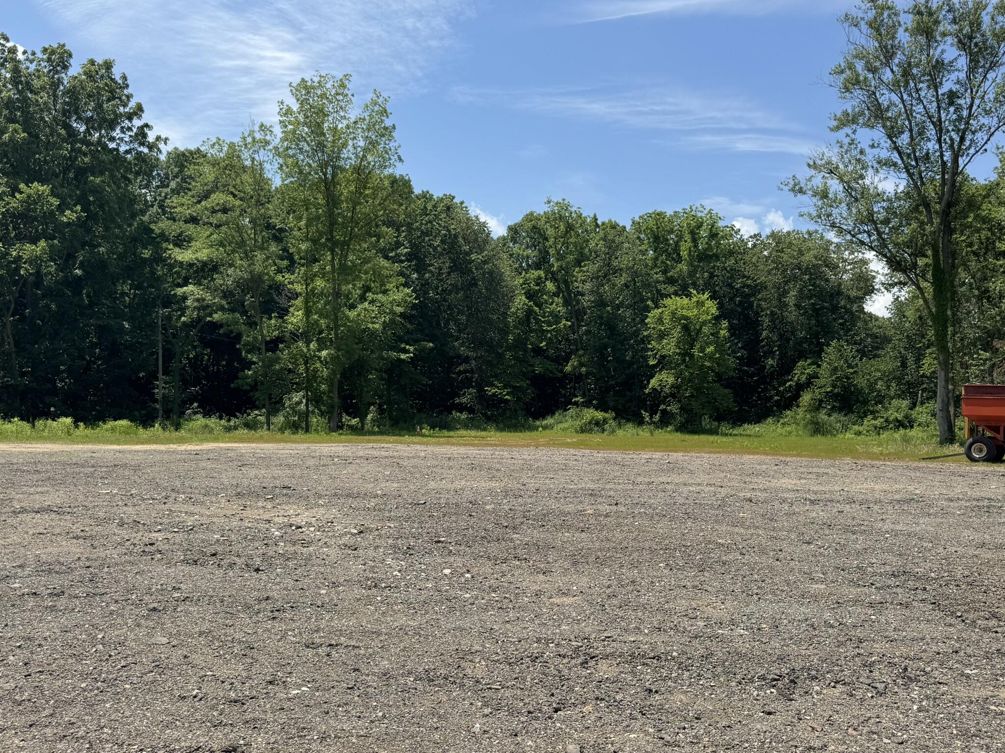31890 Edison Road New Carlisle, IN 46552 - Photo 5 of 11 a view of a yard with a house