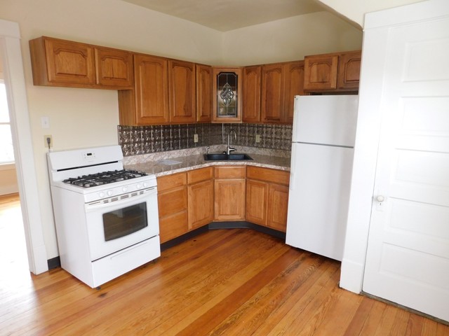 321 North 8th Street Rochelle, IL 61068 - Photo 6 of 19