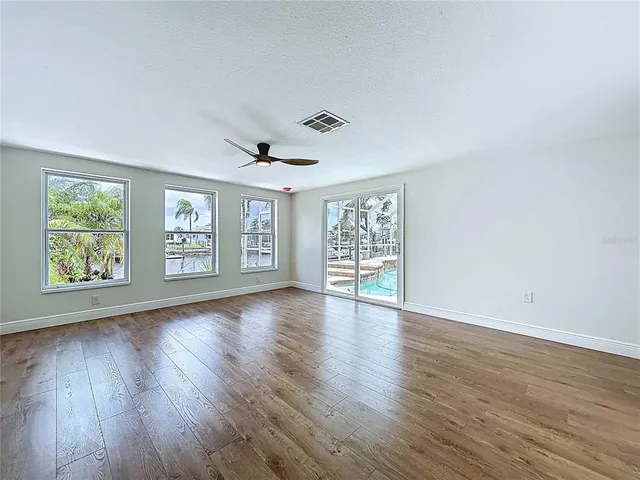 $3,800 | 5040 Glenn Drive, New Port Richey, FL 34652