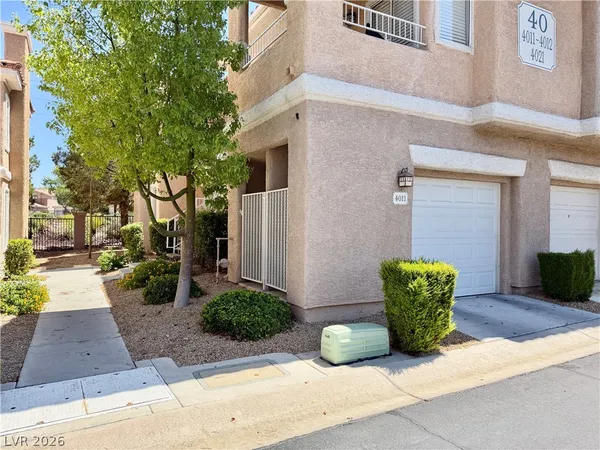 $1,825 | 251 South Green Valley Parkway, Unit 4011, Henderson, NV 89012