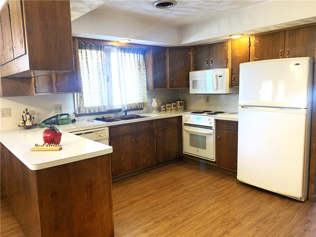 108 West Samuel Street Assumption, IL 62510 - Photo 9 of 18