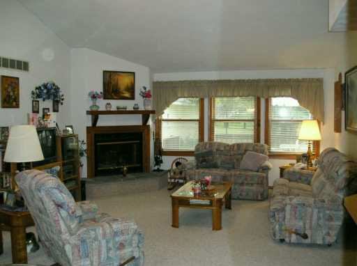 55173 Sundown Road South Bend, IN 46628 - Photo 4 of 8