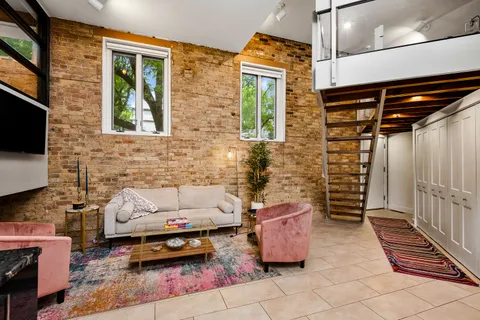 $1,799,000 | 1149 West Wellington Avenue, Chicago, IL 60657