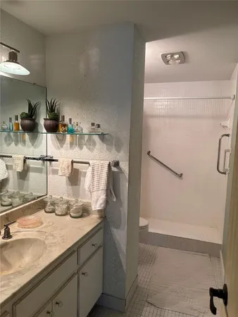 $145,000 | 4350 Hillcrest Drive, Unit 303, Hollywood, FL 33021