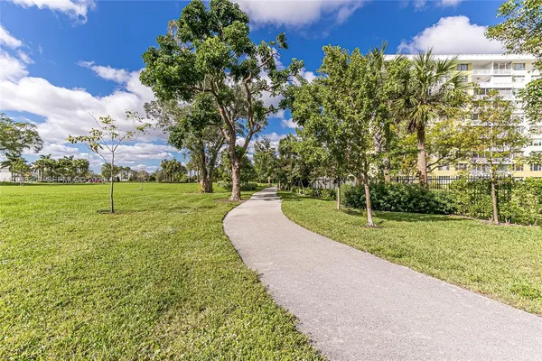 $145,000 | 4350 Hillcrest Drive, Unit 303, Hollywood, FL 33021