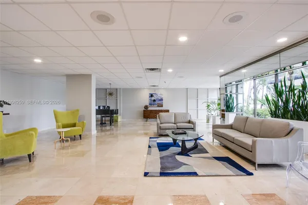 $145,000 | 4350 Hillcrest Drive, Unit 303, Hollywood, FL 33021