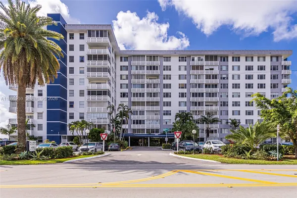 $145,000 | 4350 Hillcrest Drive, Unit 303, Hollywood, FL 33021