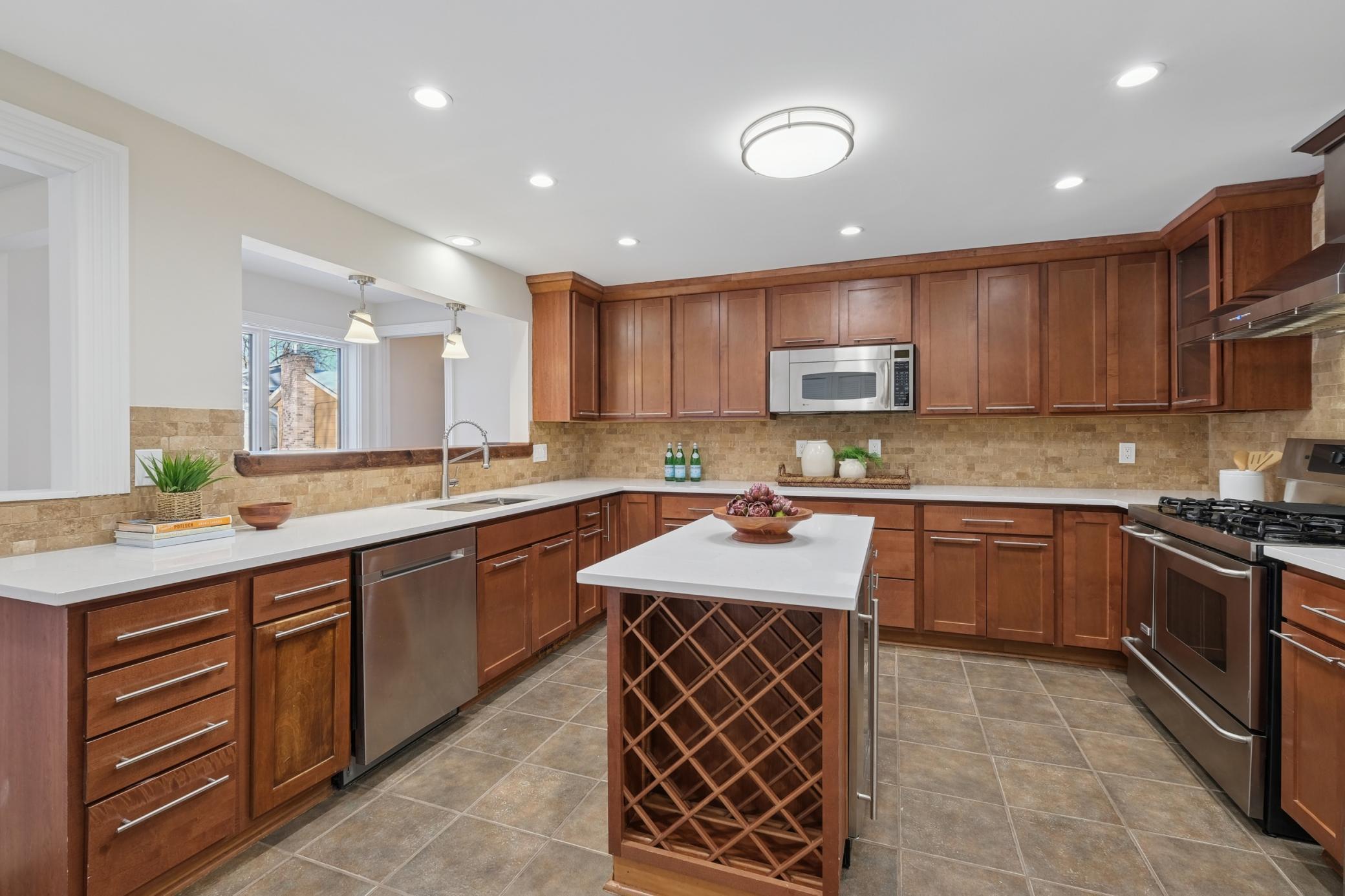 9705 St Johns Road Minnetonka, MN 55305 - Photo 14 of 30 Gallery Image 14