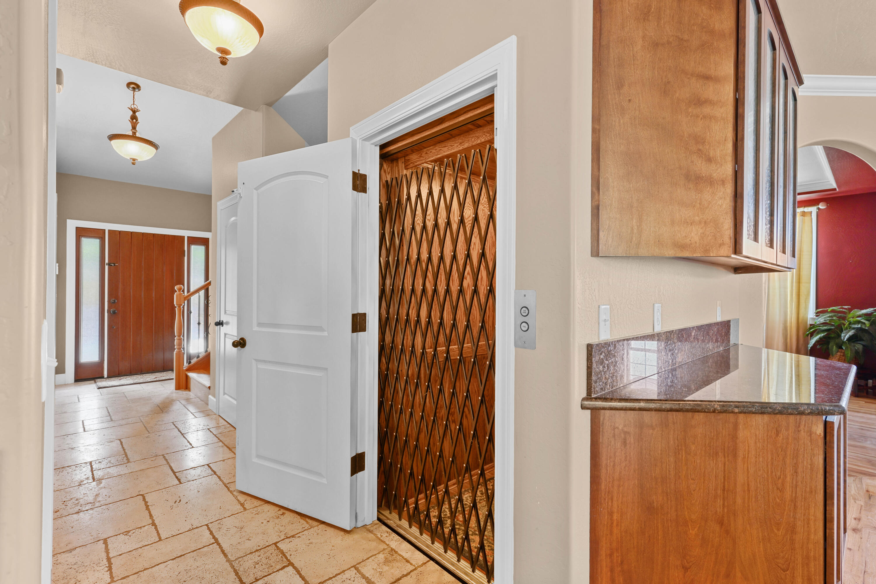 935 Applegate Street Jacksonville, OR 97530 - Photo 15 of 43 EP1A1325