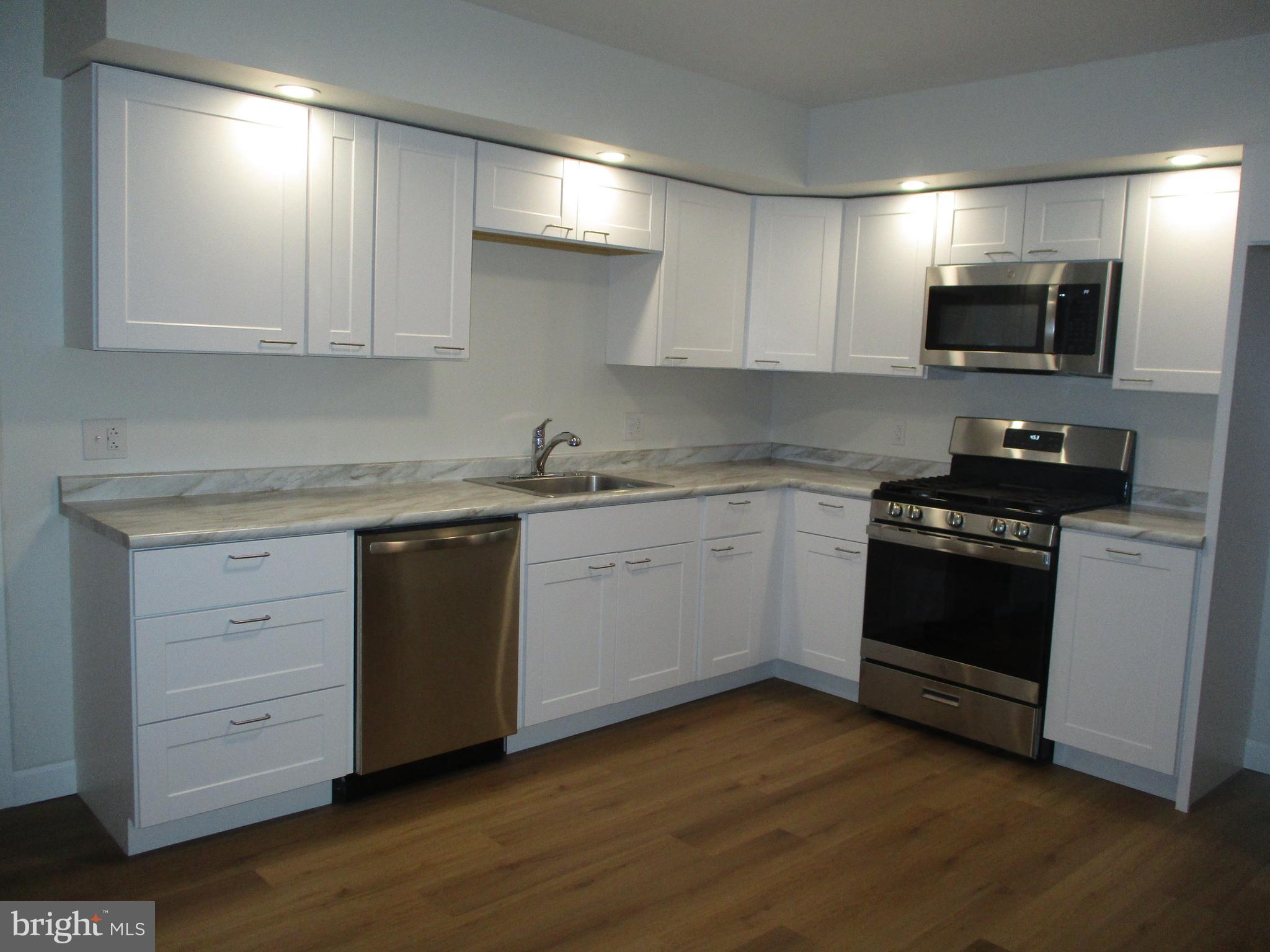 3235 Marion Street Reading, PA 19605 - Photo 4 of 12