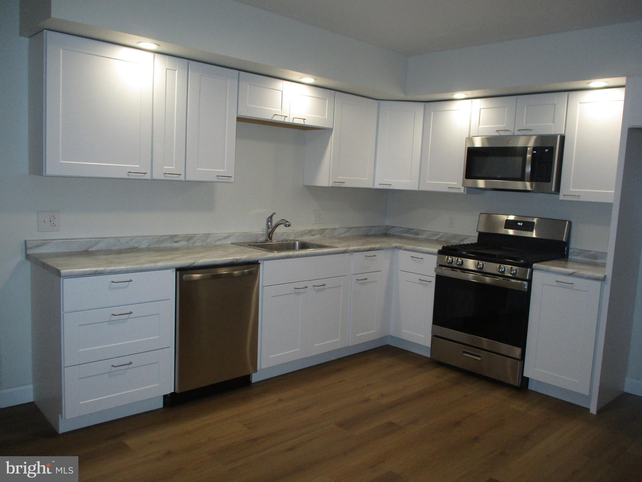 3235 Marion Street Reading, PA 19605 - Photo 5 of 12