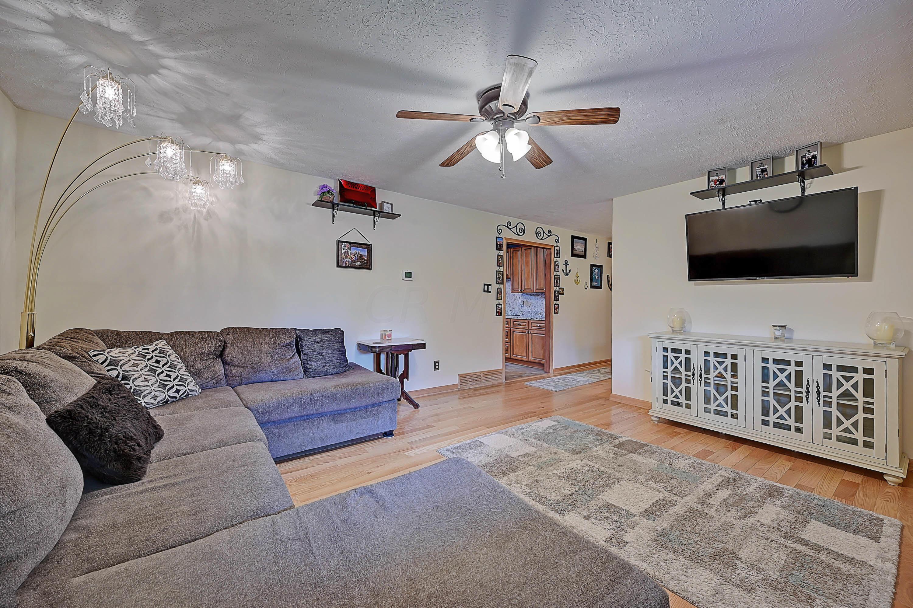 4875 Cosgray Road Hilliard, OH 43026 - Photo 9 of 48 Gallery Image 9