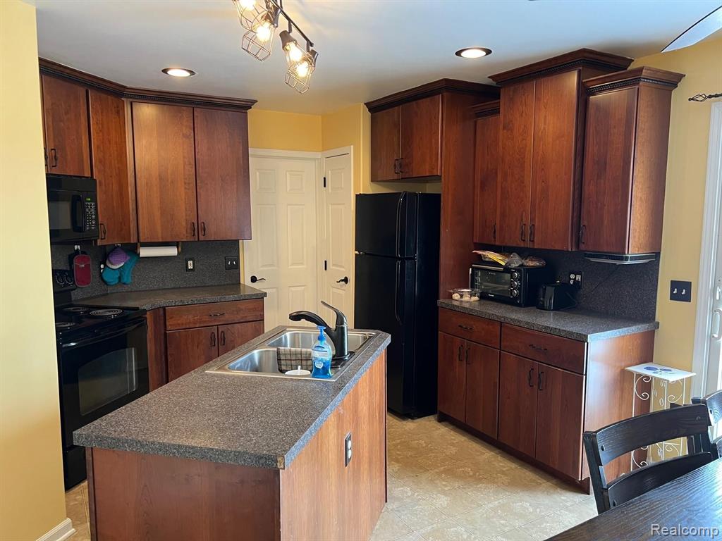 3159 East Burnside Road North Branch, MI 48461 - Photo 5 of 24