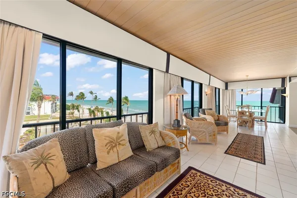 $1,995,000 | 2445 West Gulf Drive, Unit 44A, Sanibel, FL 33957