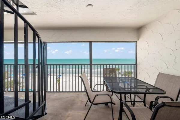 $1,995,000 | 2445 West Gulf Drive, Unit 44A, Sanibel, FL 33957