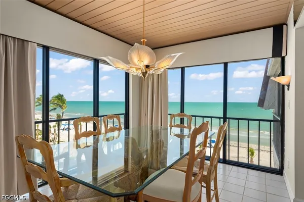 $1,995,000 | 2445 West Gulf Drive, Unit 44A, Sanibel, FL 33957