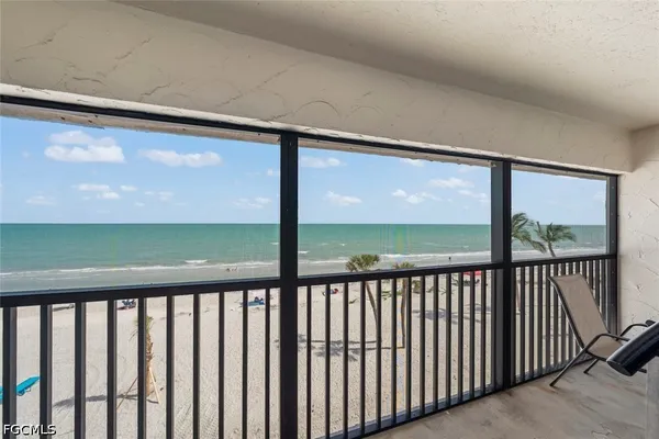 $1,995,000 | 2445 West Gulf Drive, Unit 44A, Sanibel, FL 33957