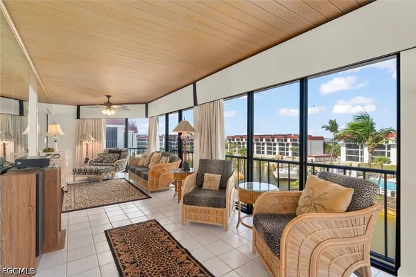 $1,995,000 | 2445 West Gulf Drive, Unit 44A, Sanibel, FL 33957