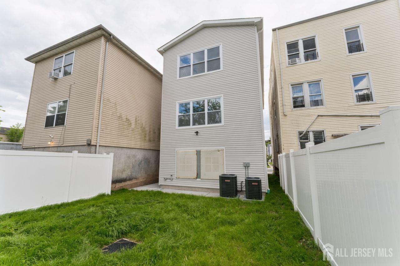 910 Bergen Street, Unit 1 Newark, NJ 07112 - Photo 13 of 14