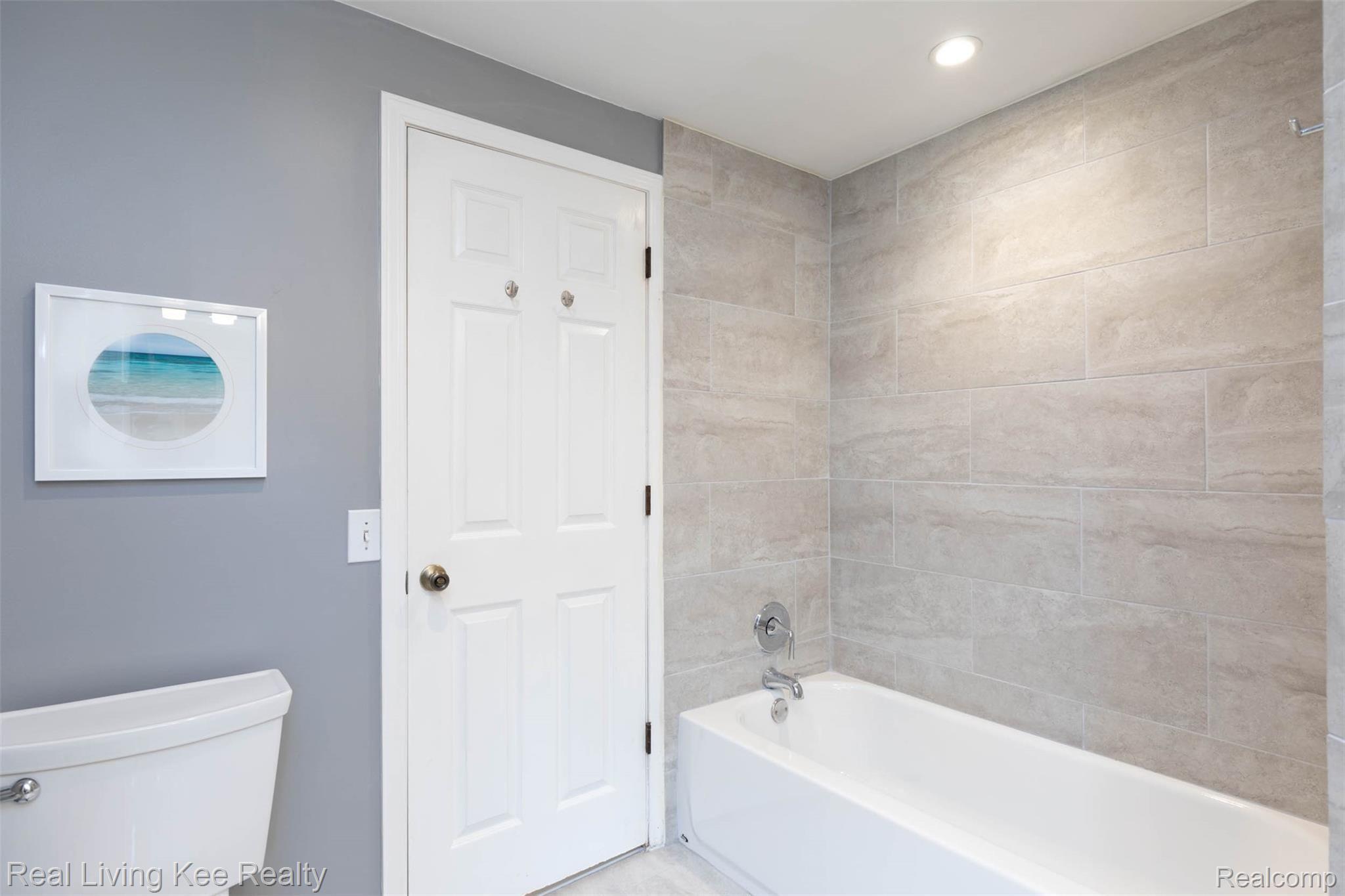 440 Lake Forest Road Rochester, MI 48309 - Photo 17 of 32 440 Lake Forest Rd-17.jpg