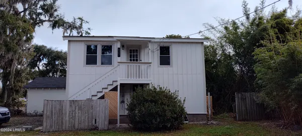 $1,600 | 607 Waight Street, Beaufort, SC 29902