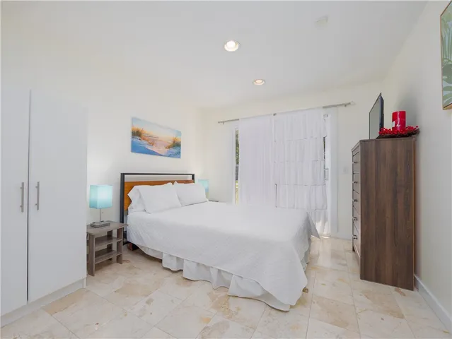 $1,050,000 | 900 Mallery Street, St. Simons Island, GA 31522