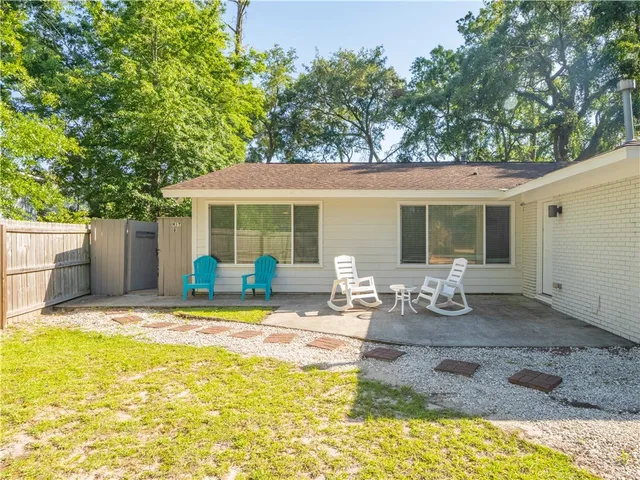 $1,050,000 | 900 Mallery Street, St. Simons Island, GA 31522