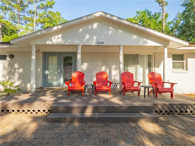 $1,050,000 | 900 Mallery Street, St. Simons Island, GA 31522