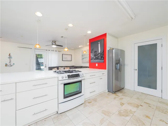 $1,050,000 | 900 Mallery Street, St. Simons Island, GA 31522