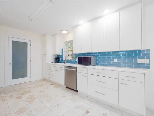 $1,050,000 | 900 Mallery Street, St. Simons Island, GA 31522