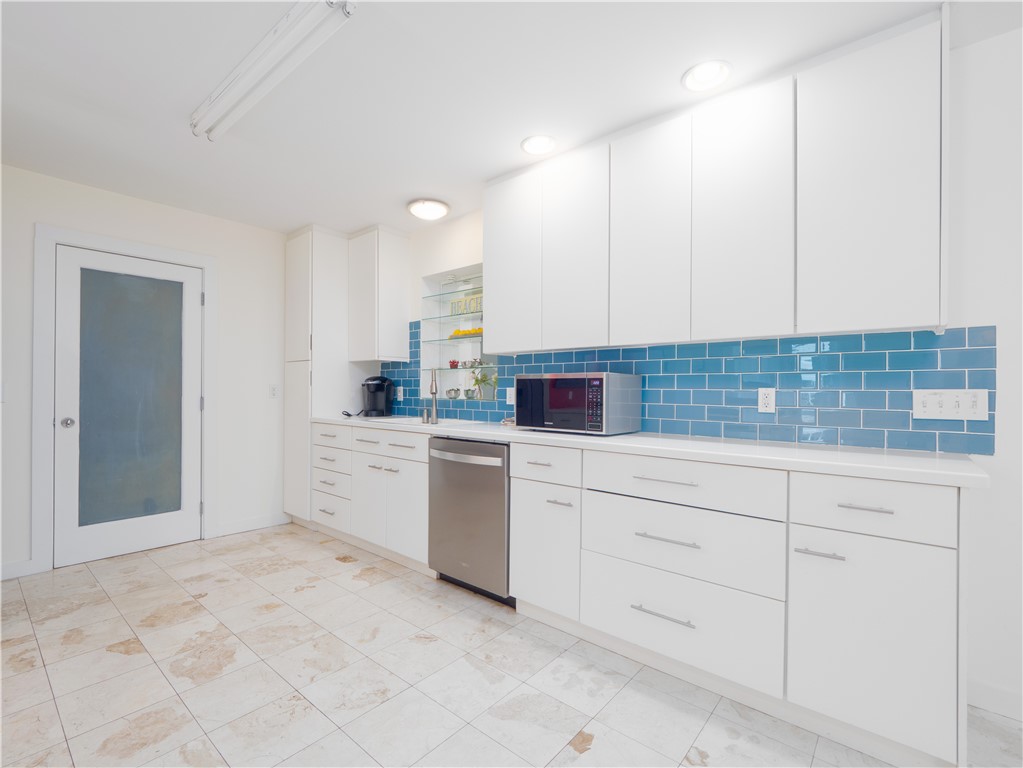 900 Mallery Street St. Simons Island, GA 31522 - Photo 10 of 38