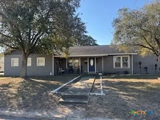 $279,900 | 1011 East Main Street, Cuero, TX 77954