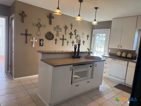 $279,900 | 1011 East Main Street, Cuero, TX 77954