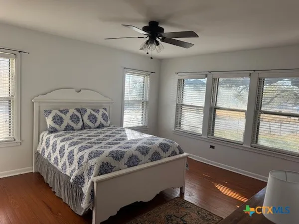 $279,900 | 1011 East Main Street, Cuero, TX 77954