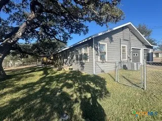 $293,500 | 1011 East Main Street, Cuero, TX 77954