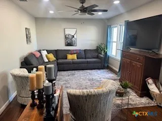 $279,900 | 1011 East Main Street, Cuero, TX 77954