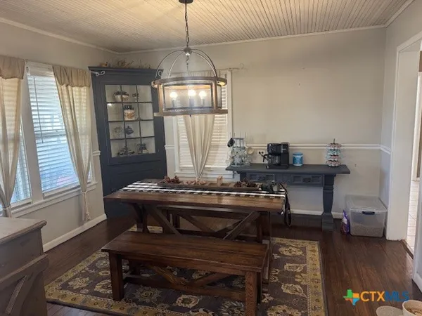 $279,900 | 1011 East Main Street, Cuero, TX 77954