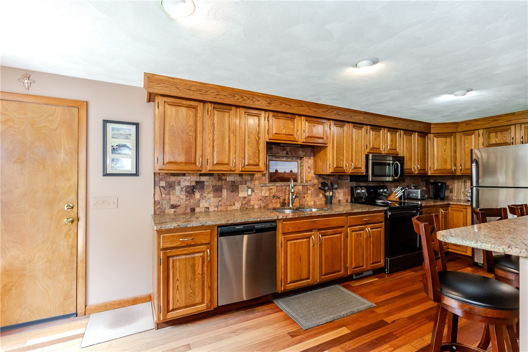 140 Burlingame Road Smithfield, RI 02917 - Photo 12 of 38
