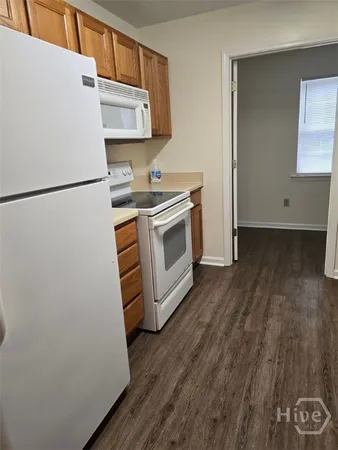 $1,550 | 9814 Whitefield Avenue, Unit A, Savannah, GA 31406