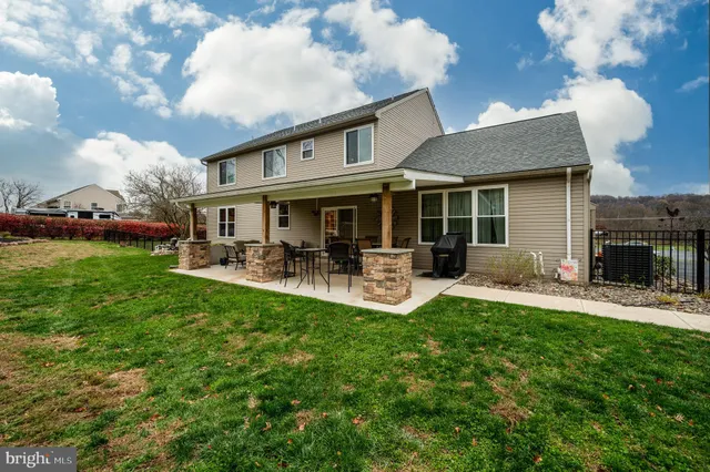 $599,900 | 45 Lindsay Court, Mohnton, PA 19540