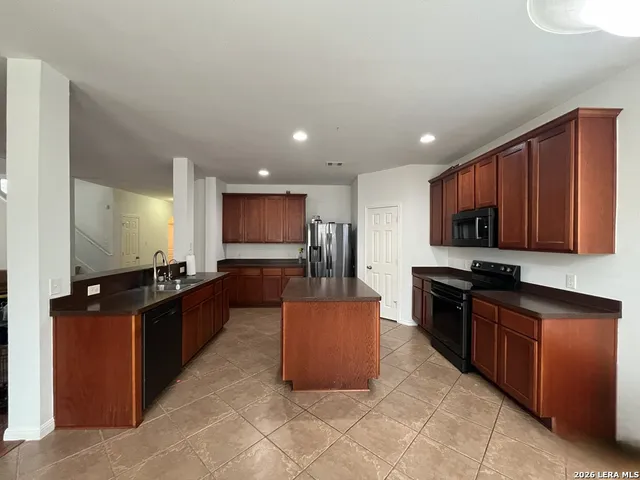 $2,350 | 8719 Sarasota Woods, San Antonio, TX 78250