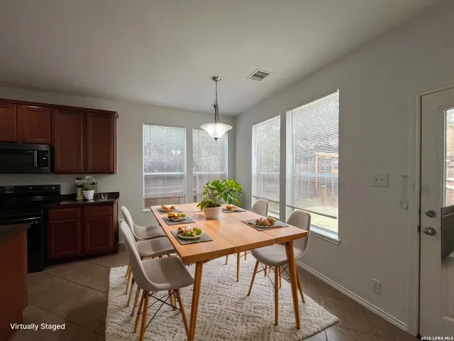 $2,350 | 8719 Sarasota Woods, San Antonio, TX 78250