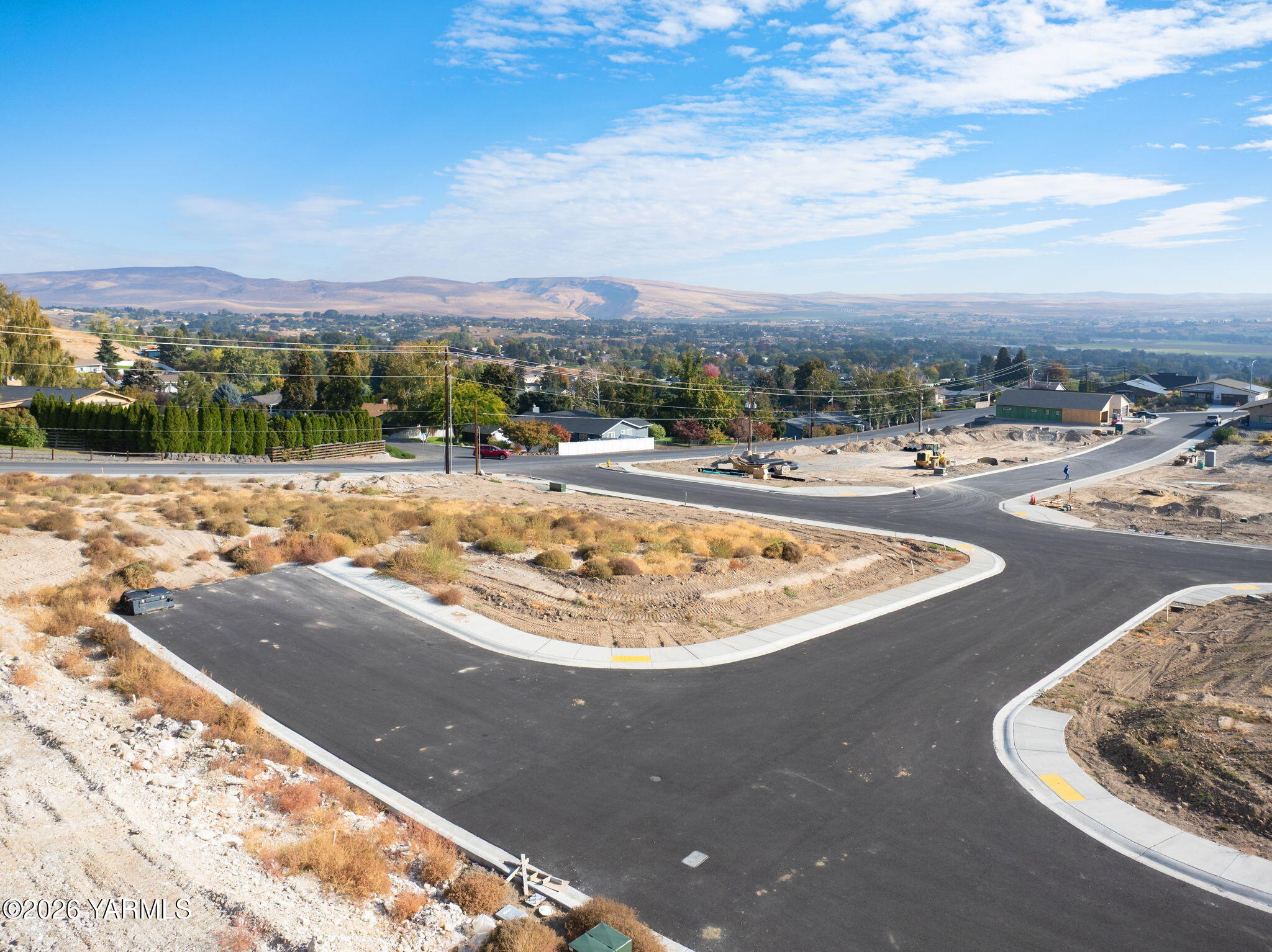 840 Sunlight Lane Selah, WA 98942 - Photo 3 of 15 830 Vista Del Sol 31, 32, 33