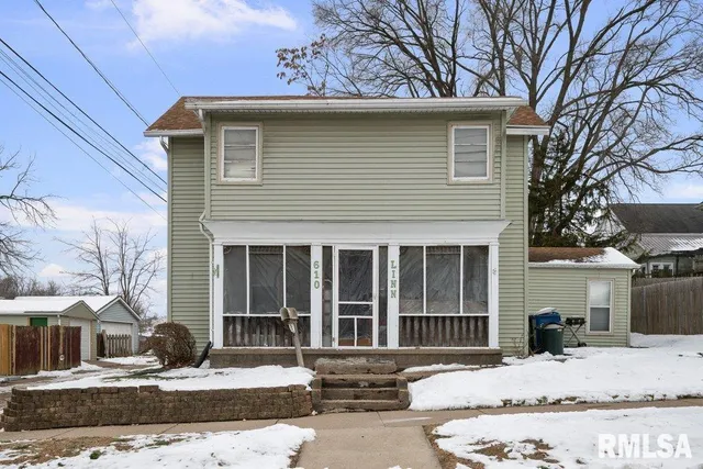 $129,900 | 610 Linn Street, Muscatine, IA 52761