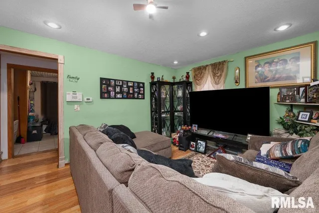 $129,900 | 610 Linn Street, Muscatine, IA 52761