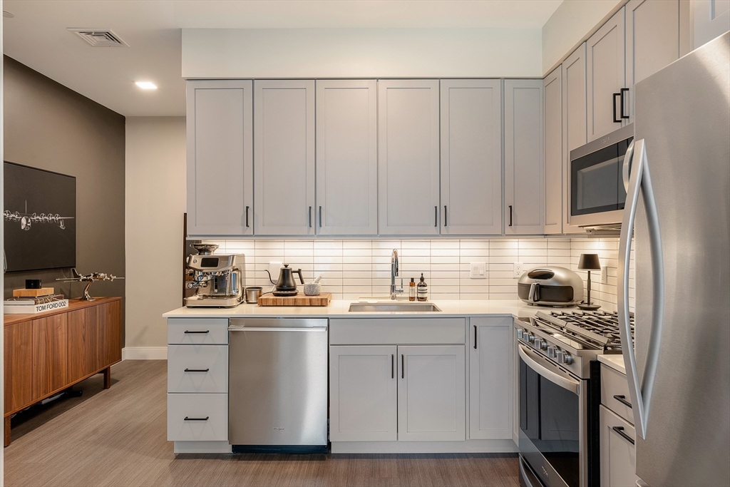 11 Walley Street, Unit 306 Boston, MA 02128 - Photo 5 of 20